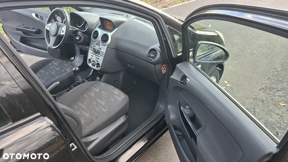 Opel Corsa 1.4 16V Satellite - 14