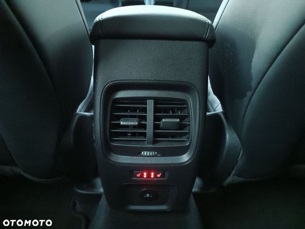 Ford Kuga 1.5 EcoBoost FWD Titanium X - 33