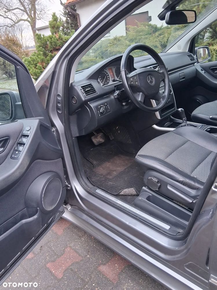 Mercedes-Benz Klasa B 180 CDI DPF Autotronic - 19