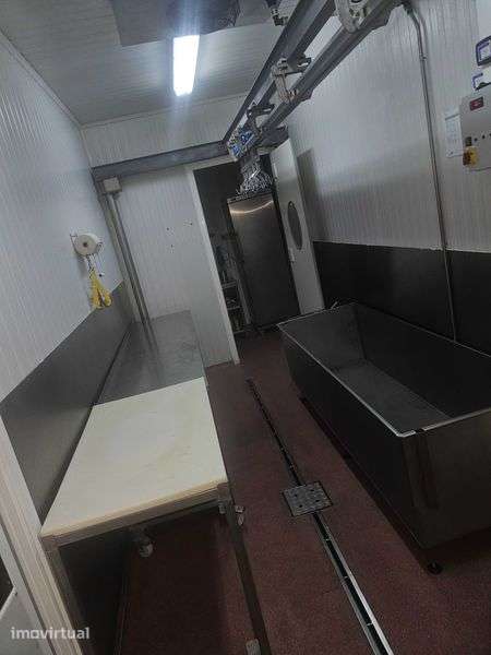 Trespasse fábrica assar leitões - Grande imagem: 3/5