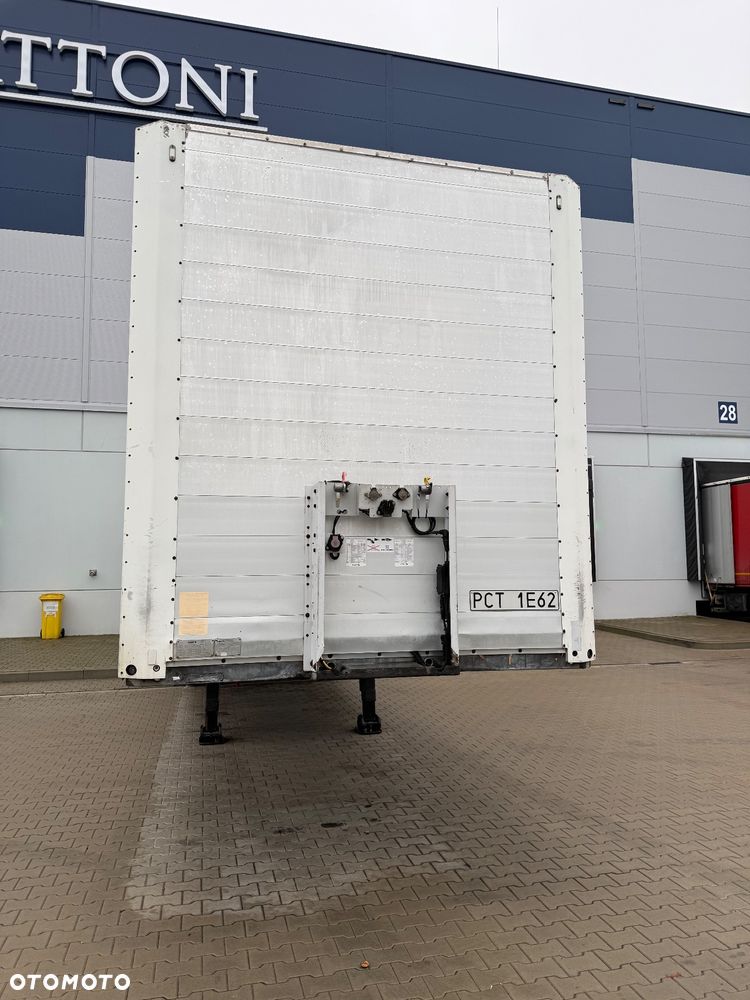 Schmitz Cargobull SKO 24 - 8