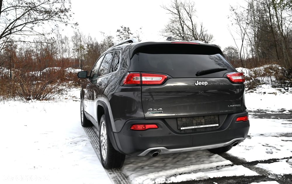 Jeep Cherokee - 11