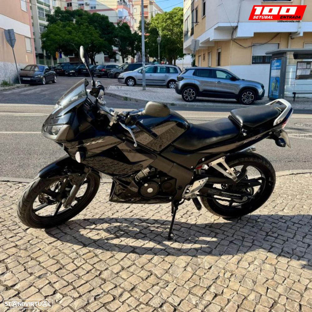 Honda CBR 125 - 6