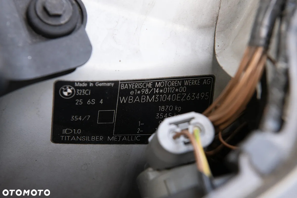 BMW Seria 3 323Ci - 26
