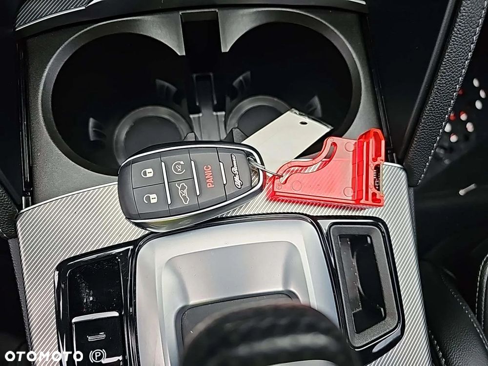 Alfa Romeo Stelvio 2.0 Turbo 16V AT8-Q4 Veloce Ti - 5