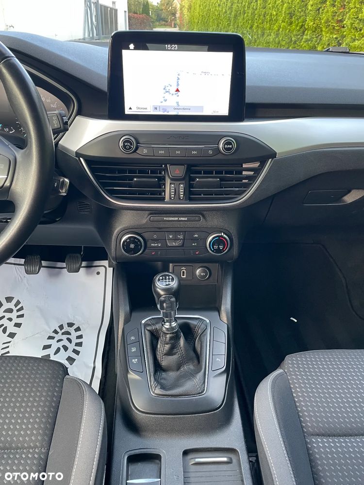 Ford Focus 1.5 EcoBlue Start-Stopp-System TITANIUM - 19