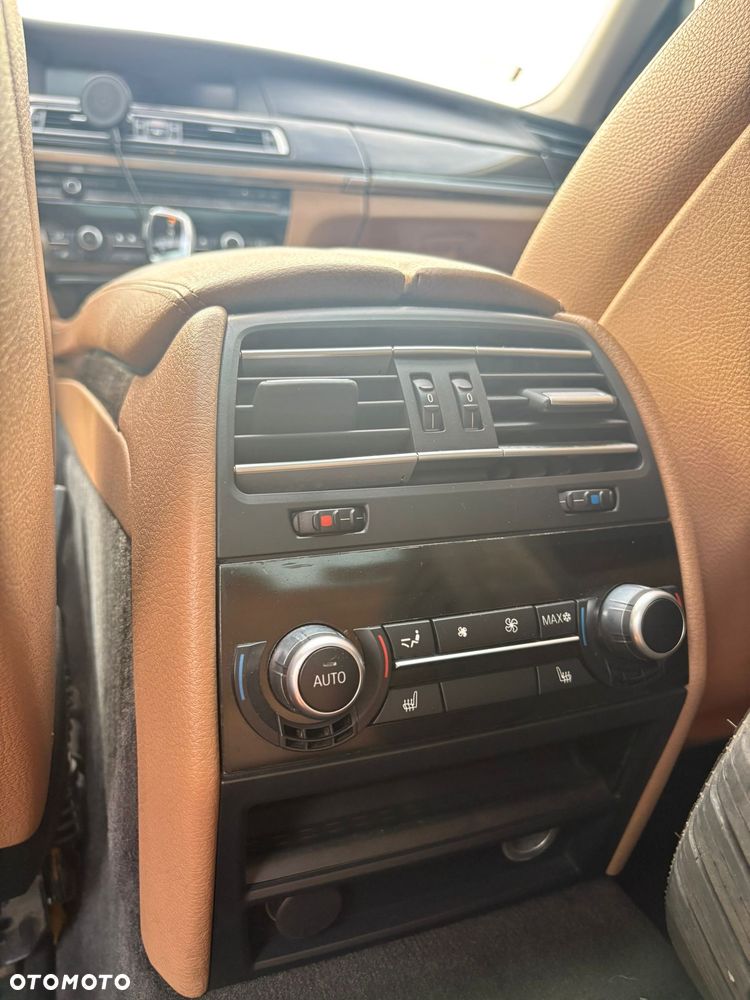 BMW Seria 7 750i L - 16