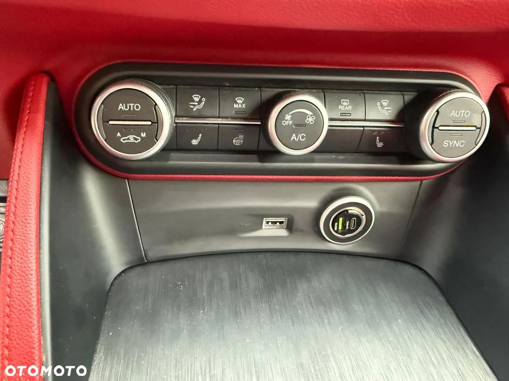 Alfa Romeo Stelvio - 27