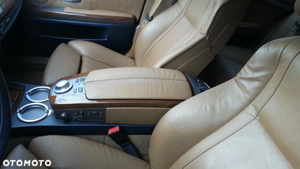 BMW Seria 7 - 10