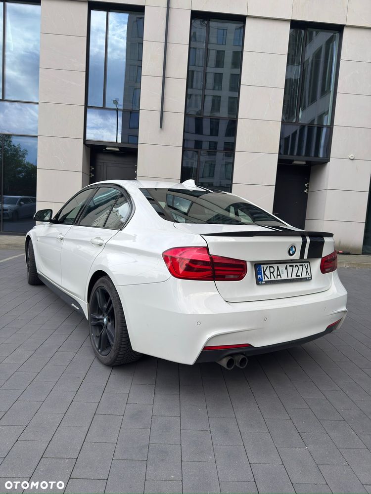 BMW Seria 3 320d xDrive M Sport - 2