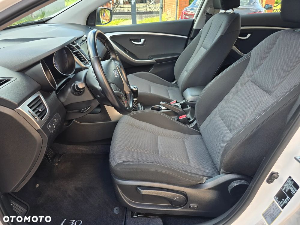 Hyundai i30 blue 1.6 GDI YES Gold - 25