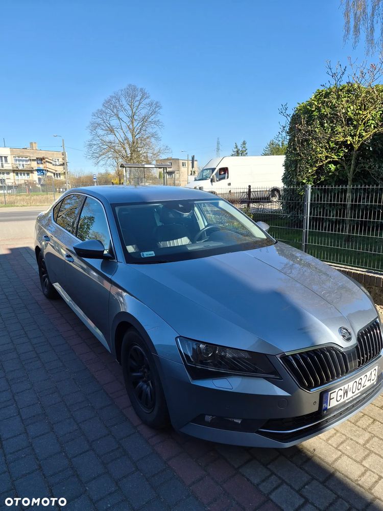 Skoda Superb 2.0 TDI SCR 4x4 L&K DSG - 2