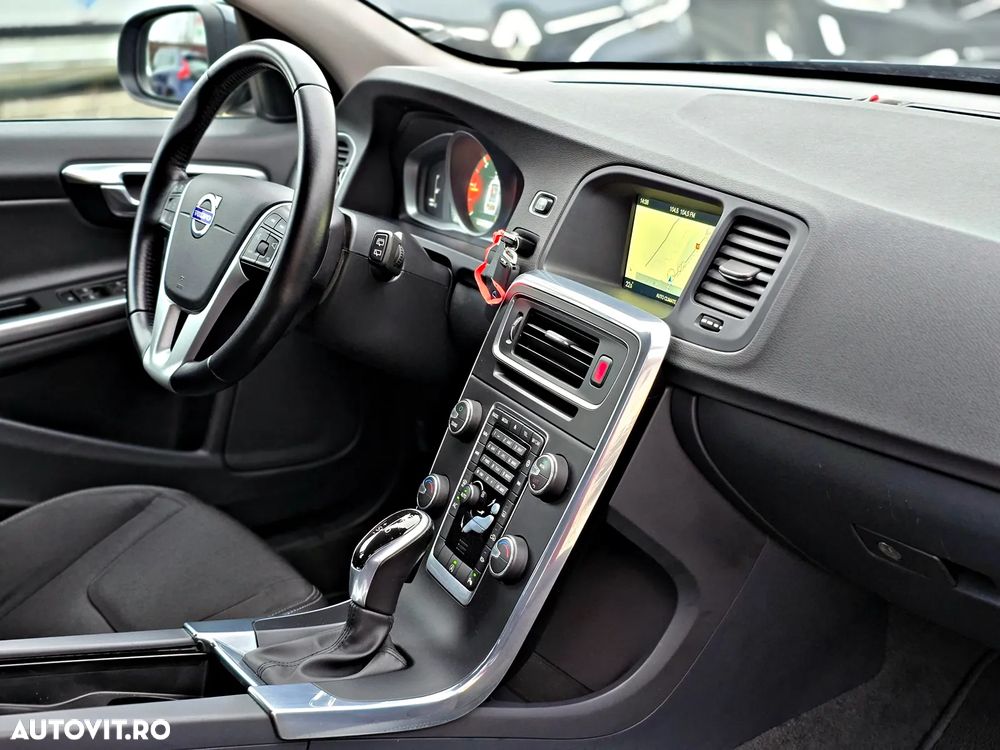 Volvo V60 D3 Geartronic Momentum - 16