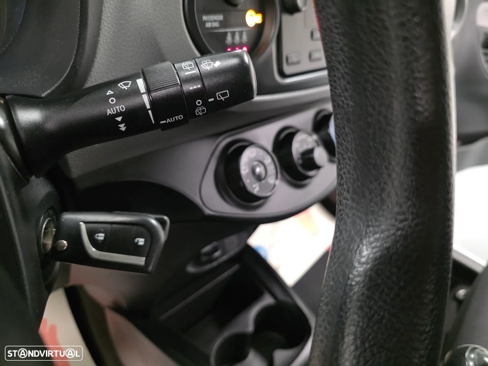 Toyota Yaris 1.4 D-4D ACtive+AC - 47