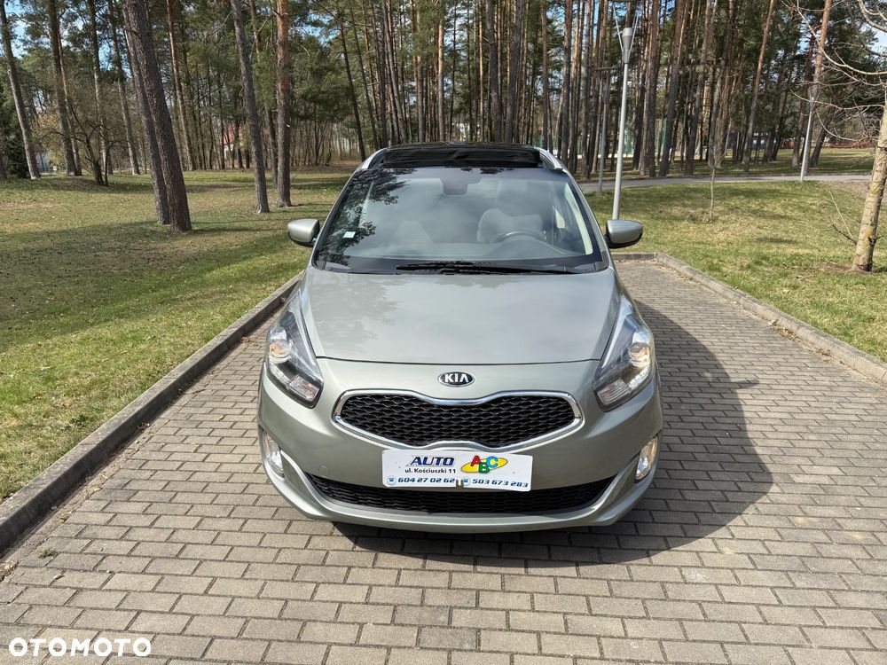 Kia Carens - 4
