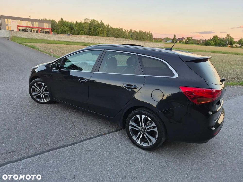 Kia Ceed 1.6 CRDi 128 Platinum Edition - 8