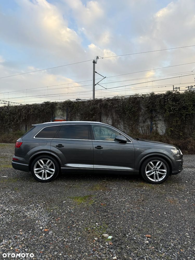 Audi Q7 - 7