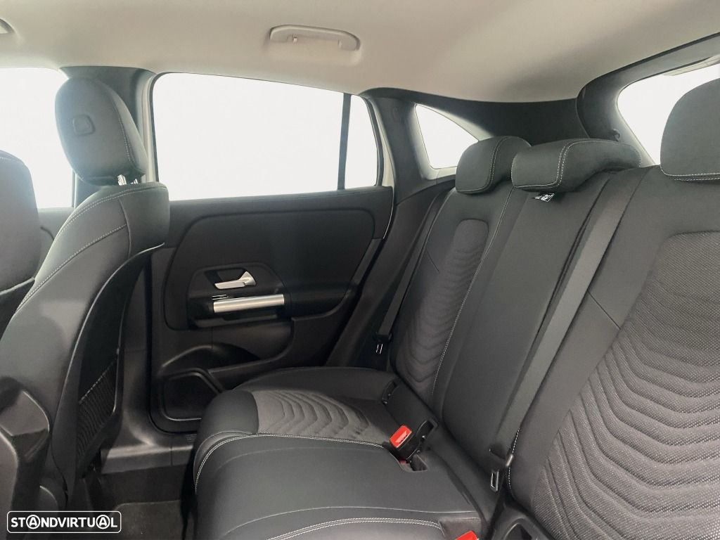 Mercedes-Benz GLA 180 d - 13