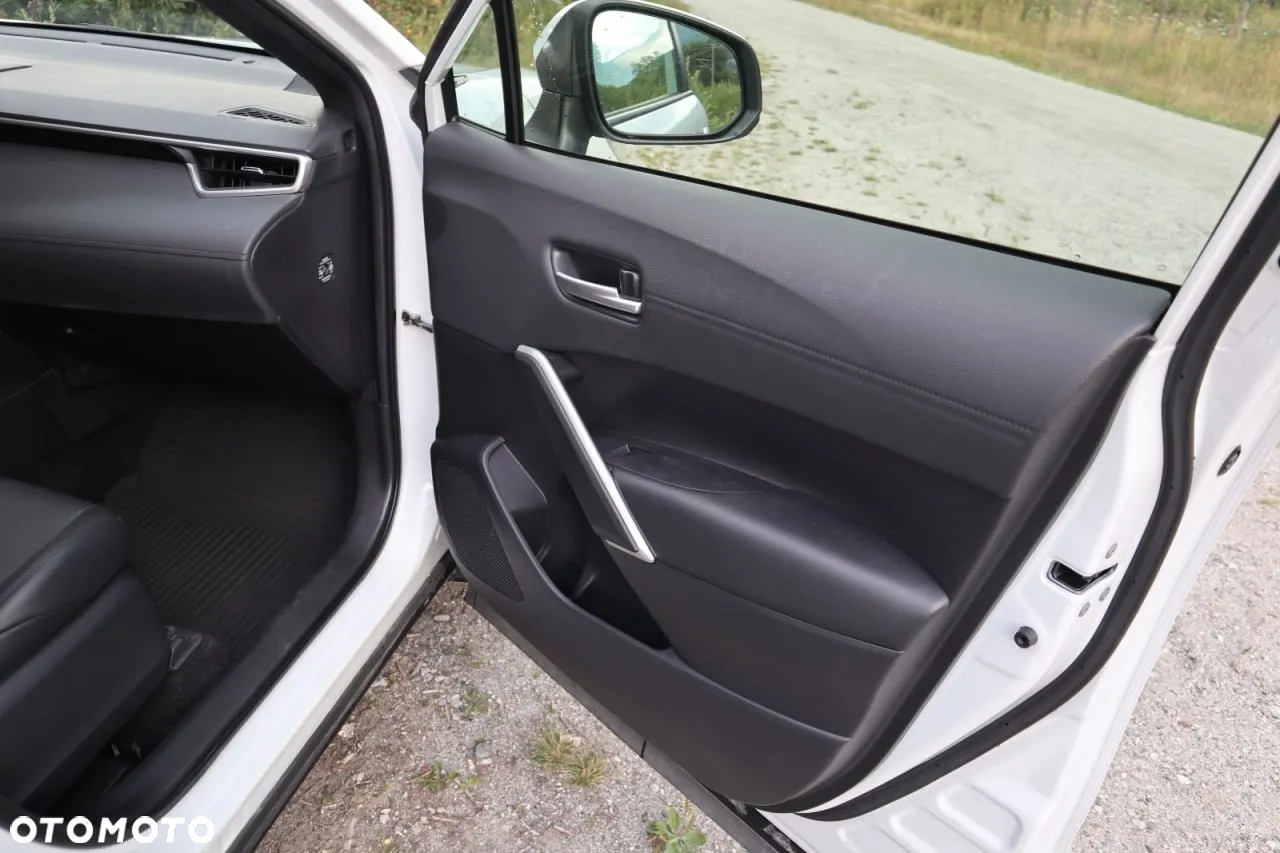 Toyota Corolla Cross 2.0 Hybrid Executive AWD - 23