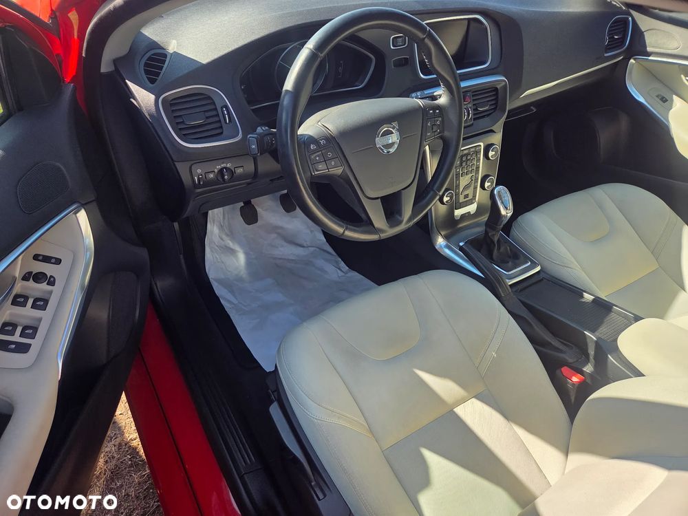 Volvo V40 D4 You - 13