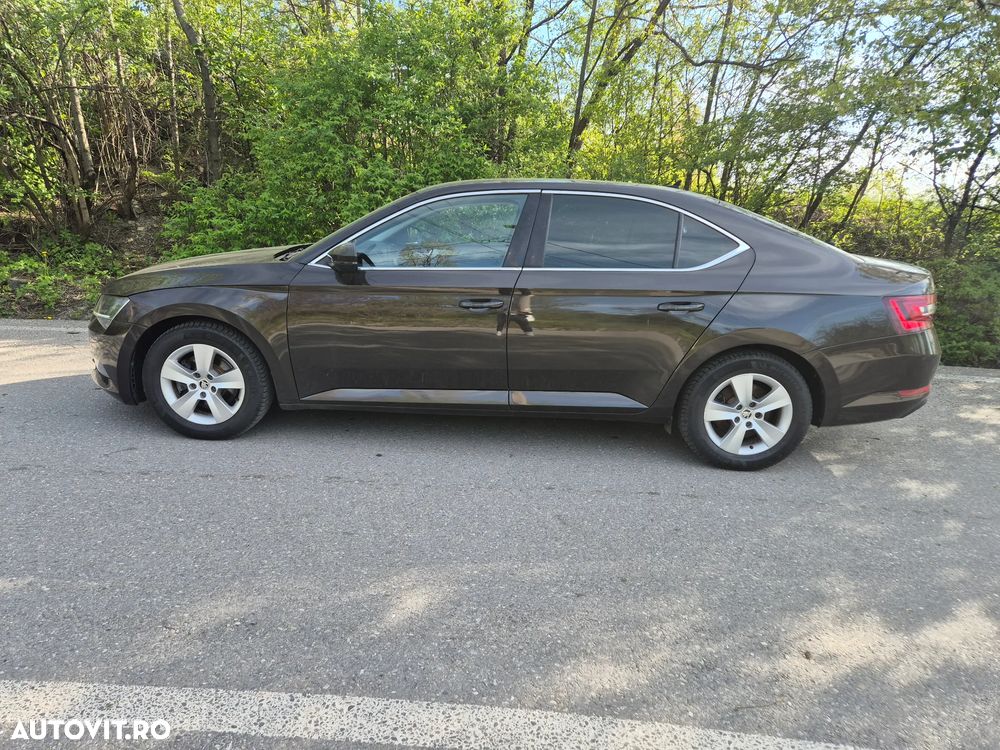 Skoda Superb 1.6 TDI DSG Style - 39