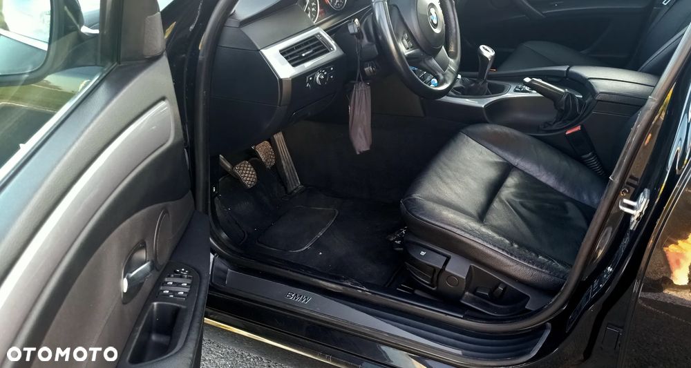 BMW Seria 5 520d Edition Exclusive - 7