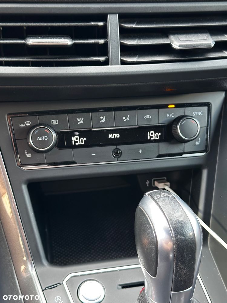Volkswagen Polo 2.0 TSI DSG GTI - 11