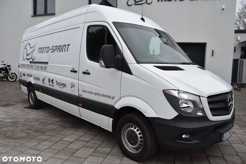 Mercedes-Benz Sprinter - 2