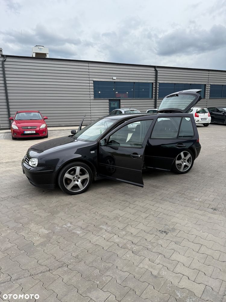 Volkswagen Golf 1.9 TDI Highline - 12