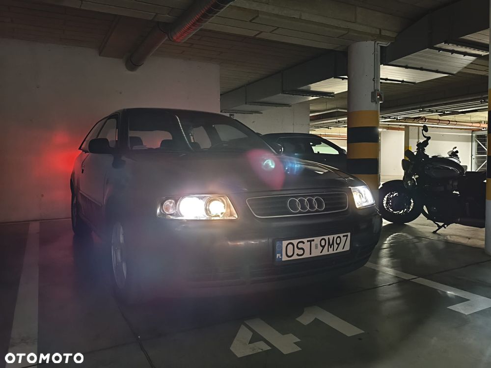 Audi A3 3-drzwiowe 1.6 Ambition - 40