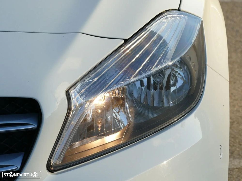 Mercedes-Benz A 180 CDI BlueEFFICIENCY Edition - 11