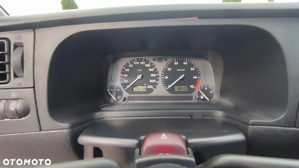 Volkswagen Golf 1.8 GL - 9