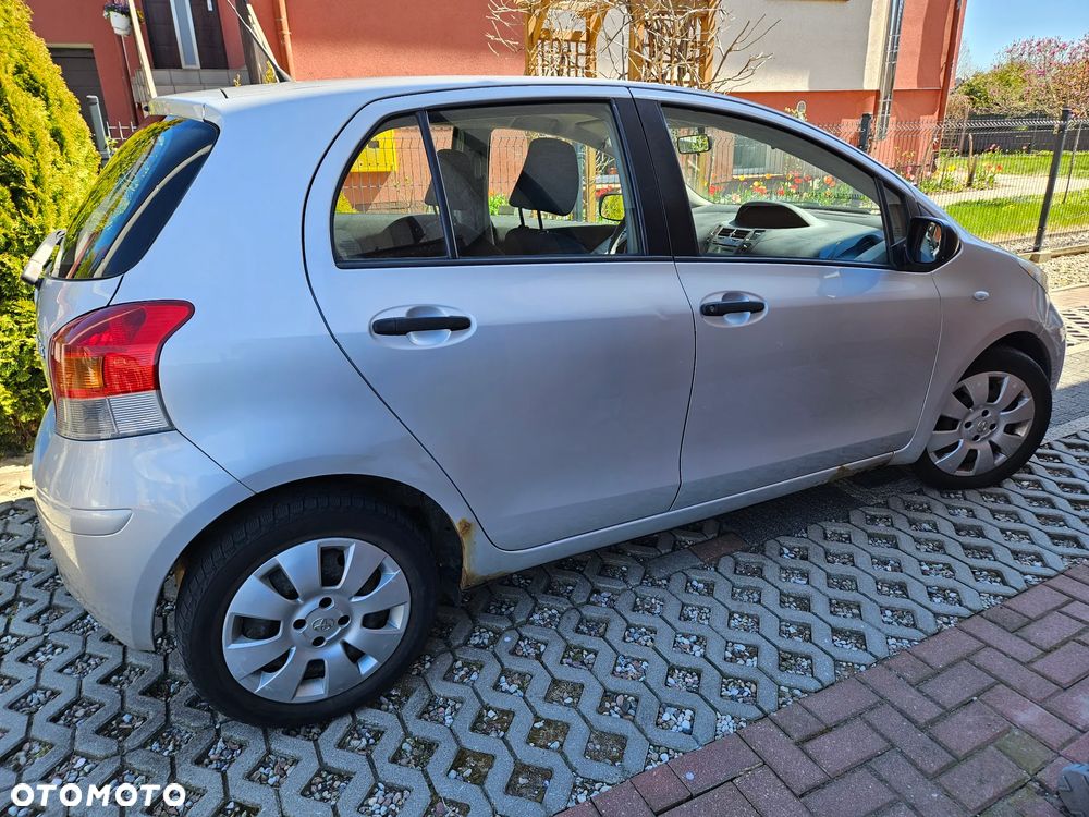Toyota Yaris 1.33 Luna - 8