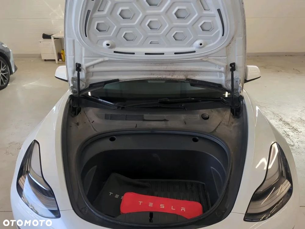 Tesla Model 3 RWD - 13