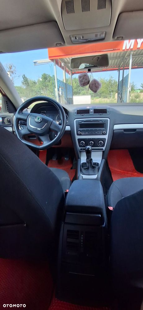 Skoda Octavia 1.8 T FSI Ambiente - 11