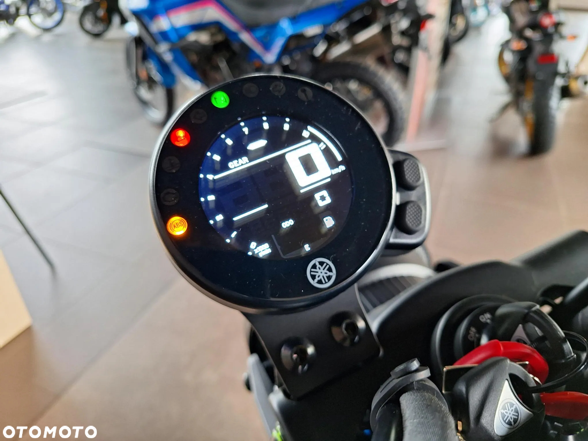 Yamaha XSR - 6