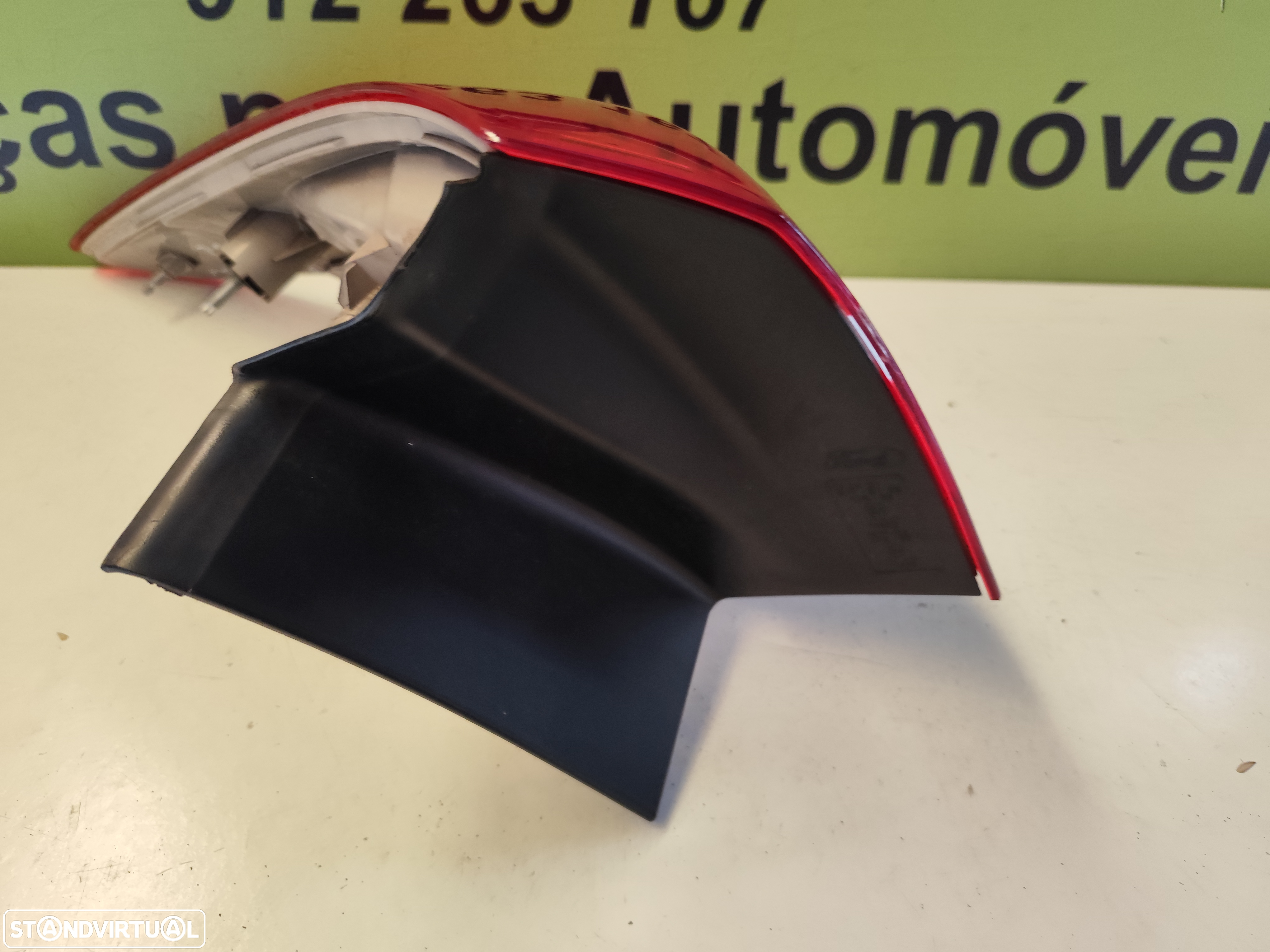FORD FOCUS III CARRINHA FAROLIM DIREITO - FT452 - 5
