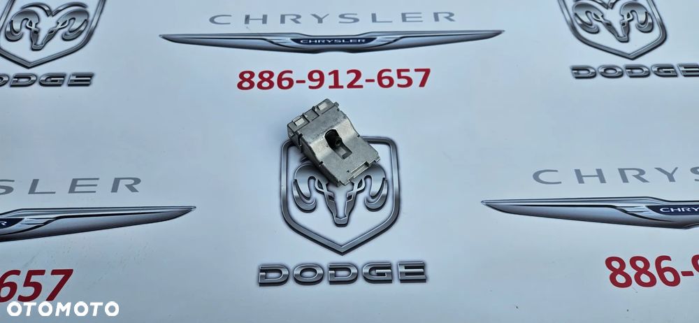 Dodge Durango III LIFT 2014-  Kamera szyby czołowej Kamera lusterka wstecznego  68321607AD - 1