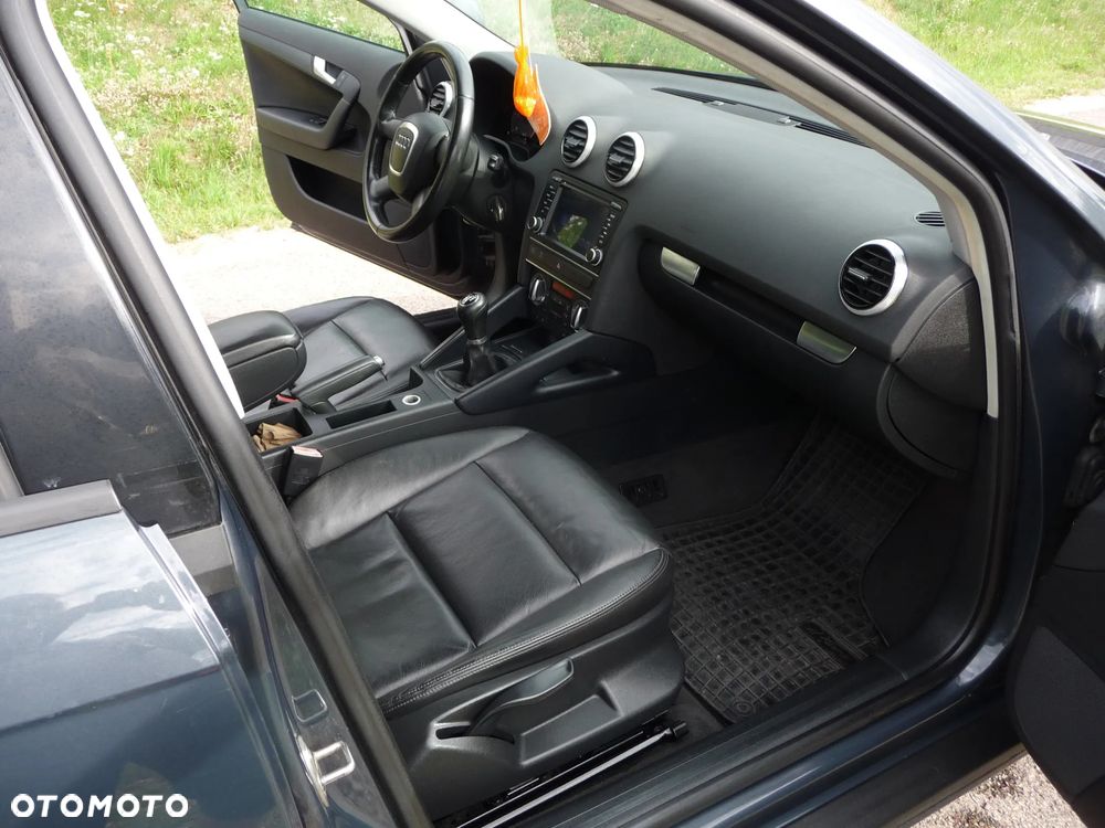 Audi A3 Sportback 1.6 TDI Ambiente - 12