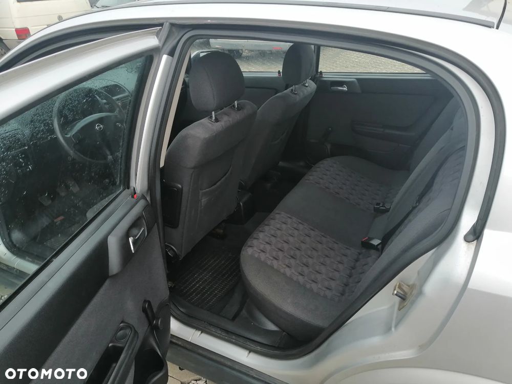 Opel Astra 1.2 Start - 9