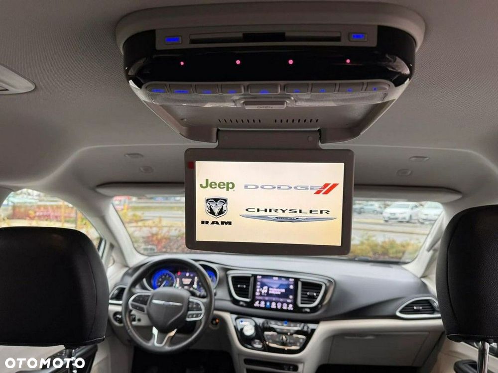 Chrysler Pacifica - 15