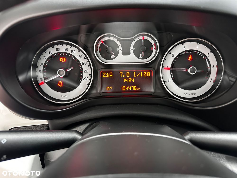 Fiat 500L Urban 1.4 T-Jet 16V Lounge - 30