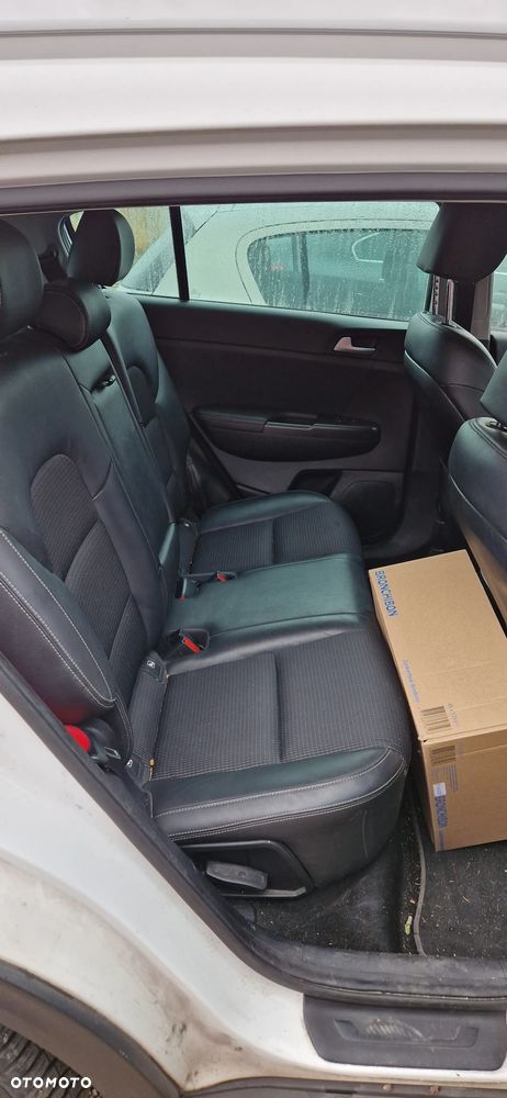 Kia Sportage 2.0 CRDI 4WD Automatik Spirit - 13