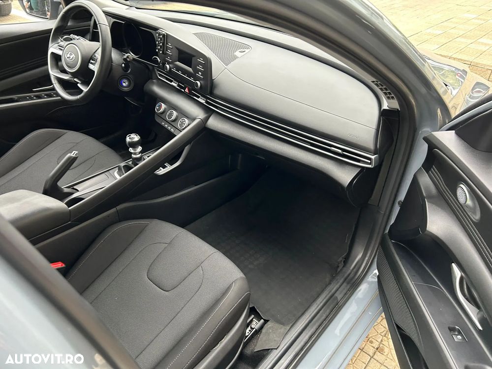 Hyundai Elantra 1.6 l 123 CP 6MT Classic - 10