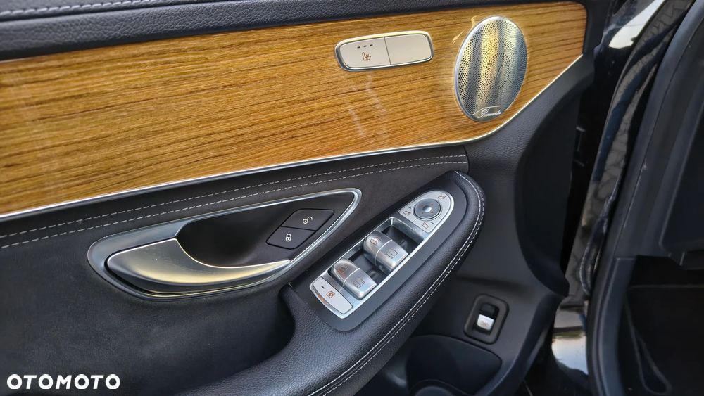 Mercedes-Benz Klasa C 200 7G-TRONIC Exclusive - 33