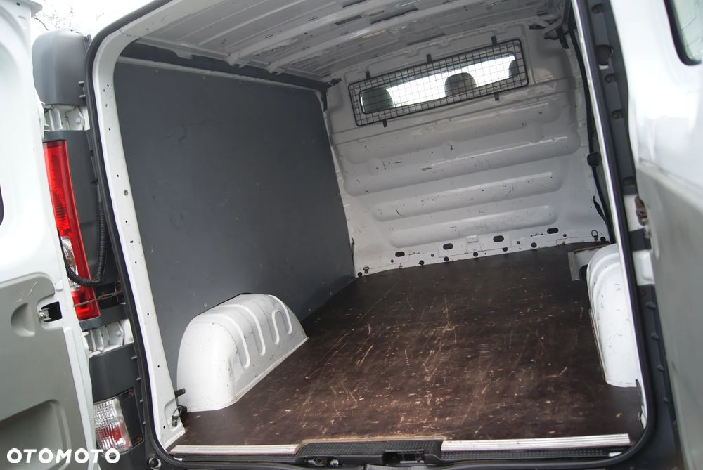 Opel Vivaro - 11