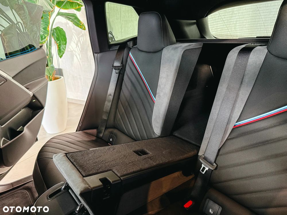 BMW iX xDrive45 - 27