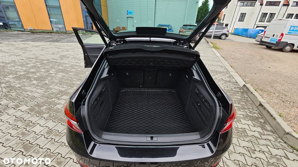 Skoda Superb 2.0 TDI SCR Style DSG - 8