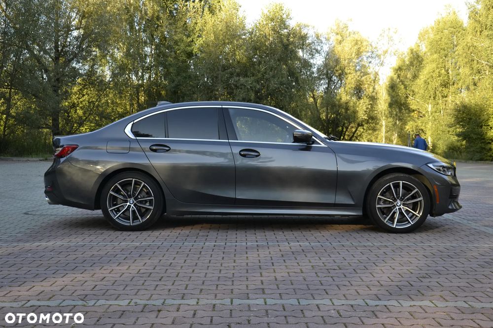 BMW 3 Series 2019 photo 2