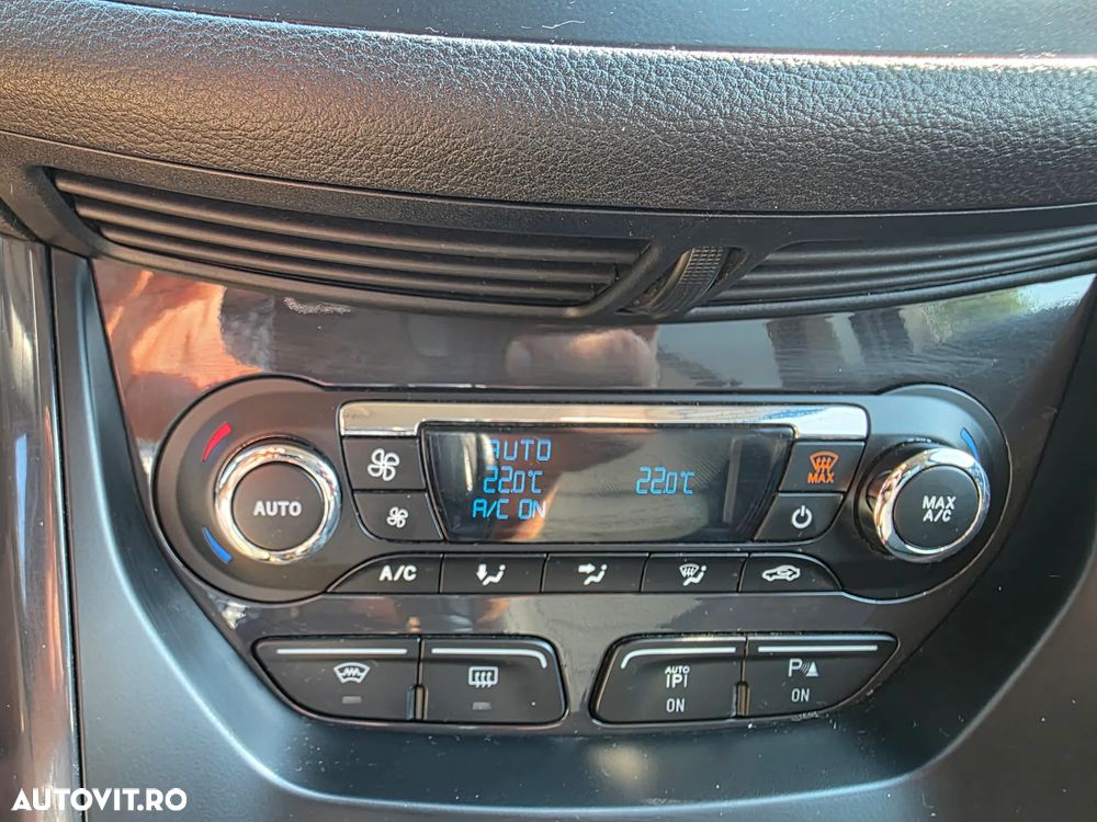 Ford Kuga 2.0 TDCi Powershift 4WD Titanium - 6